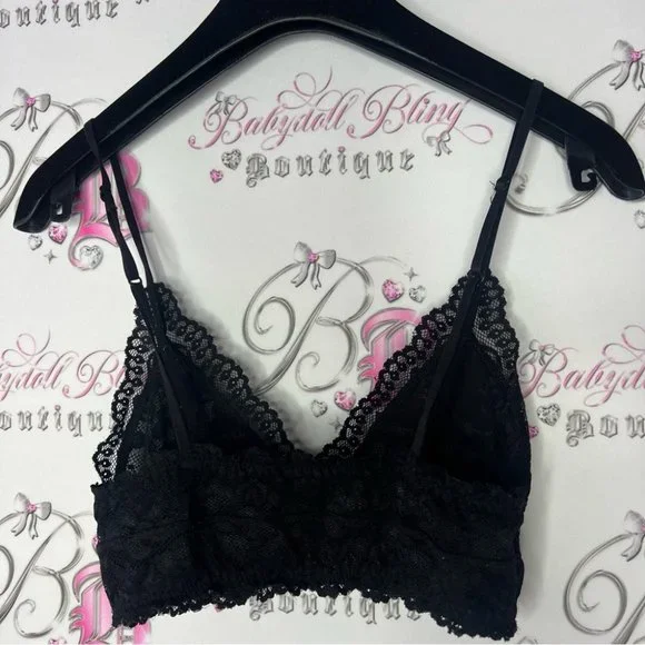 Talula Aritzia bra lace black bralette stretchy floral sexy comfy lounge - Picture 3 of 7